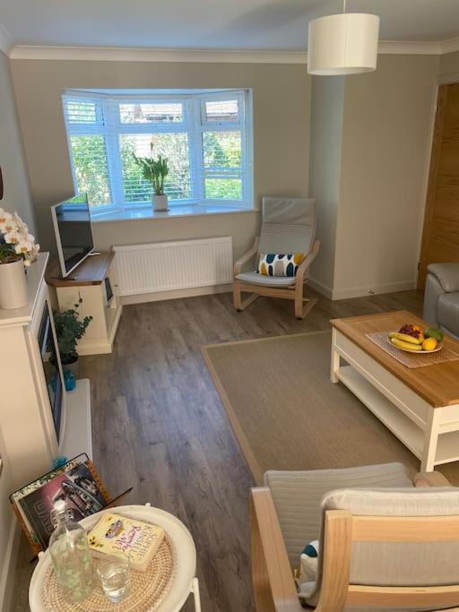Beautiful 3 Bed Home In The Heart Of New Forest Hordle Ngoại thất bức ảnh