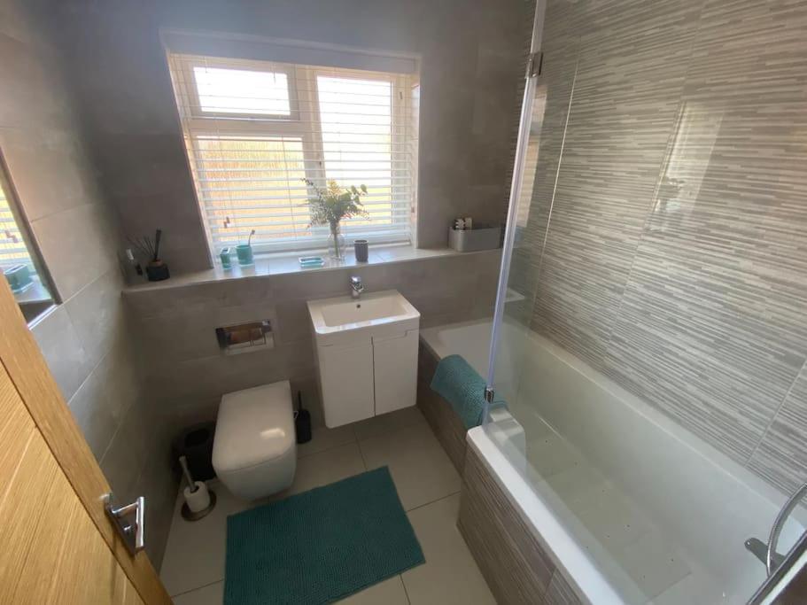 Beautiful 3 Bed Home In The Heart Of New Forest Hordle Ngoại thất bức ảnh