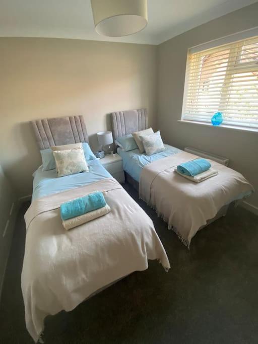 Beautiful 3 Bed Home In The Heart Of New Forest Hordle Ngoại thất bức ảnh